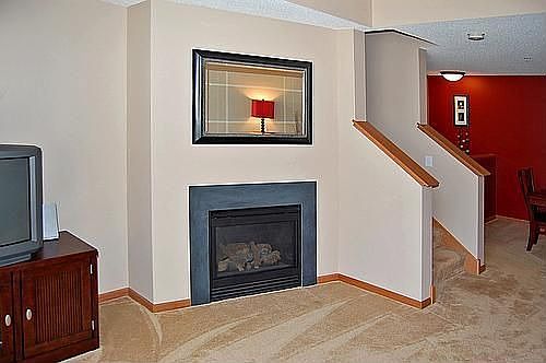 1st image of 379 Arrowhead Dr