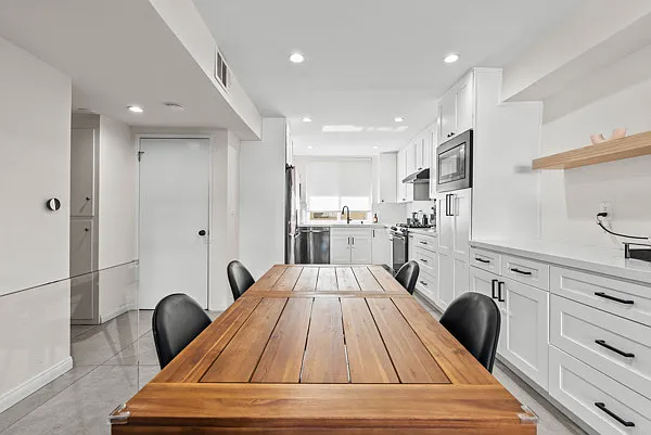 5409 Yarmouth Ave #3 — Photo 12