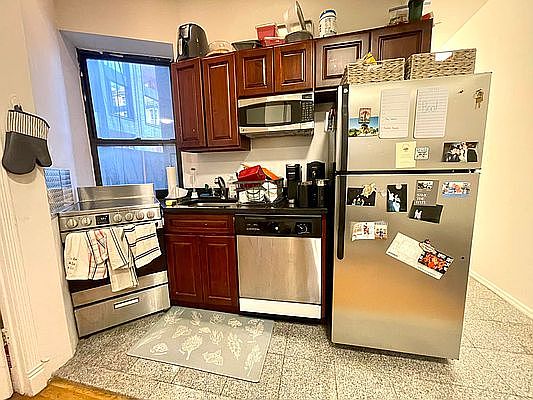 4th image of 262 W 24th St APT 2D