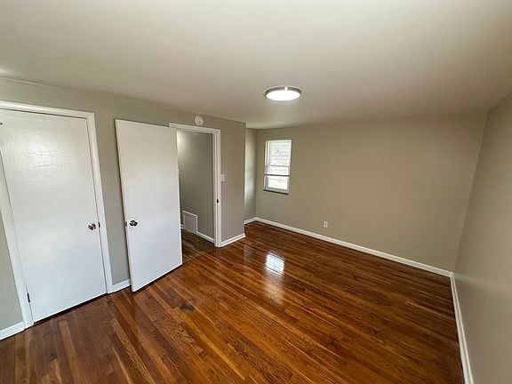 2nd image of 3959 Whittier Ave