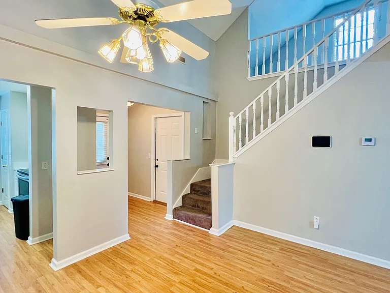 347 Darlington Cir — Photo 7