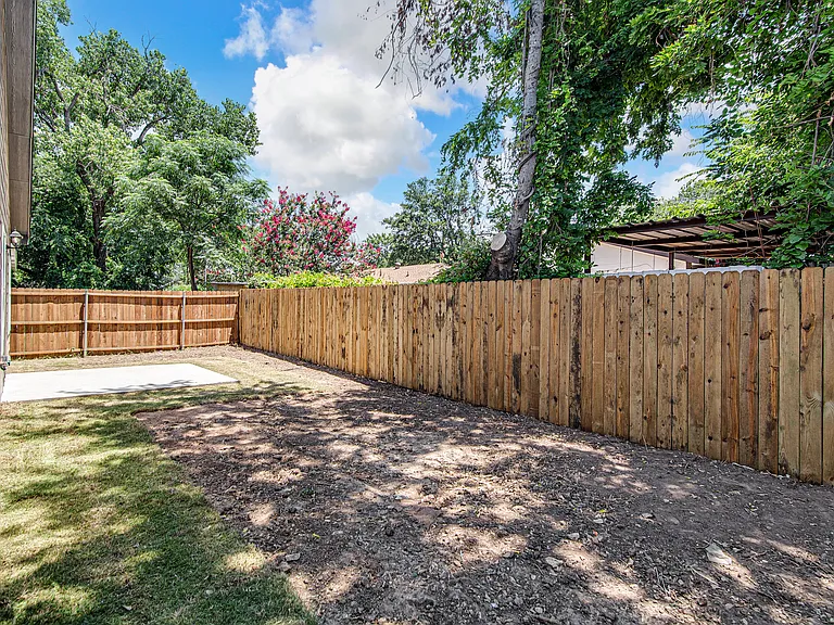 2511 Birdell St — Photo 22