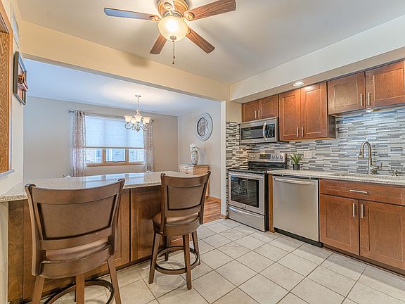4th image of 7316 W 152nd St #71