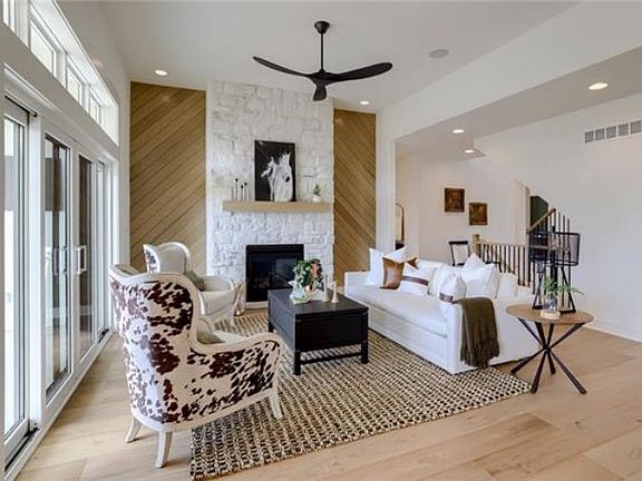 3rd image of 1837 Meadow Ln