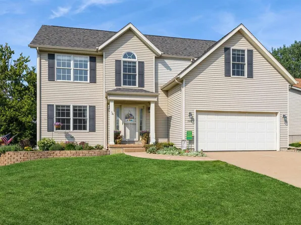 7001 Cresthill Dr, Davenport, IA 52806