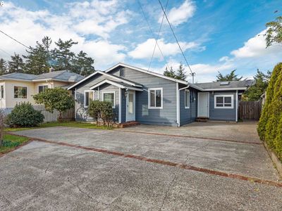 1326 Lakeshore Dr, Coos Bay, OR, 97420