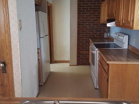 5th image of 110 W Slingluff Ave