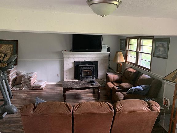 4th image of 39611 Mason Dr
