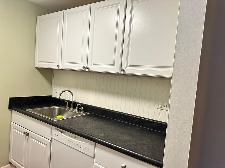 580 Mesa Dr #201 — Photo 16