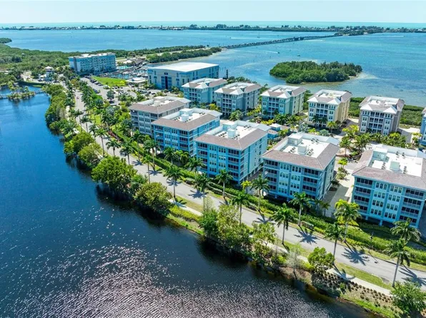 391 Aruba Cir Unit 302, Bradenton, FL 34209