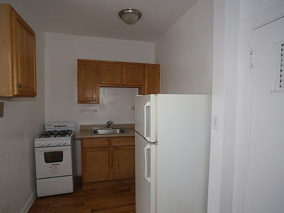 2nd image of 4851 N Damen Ave #D411
