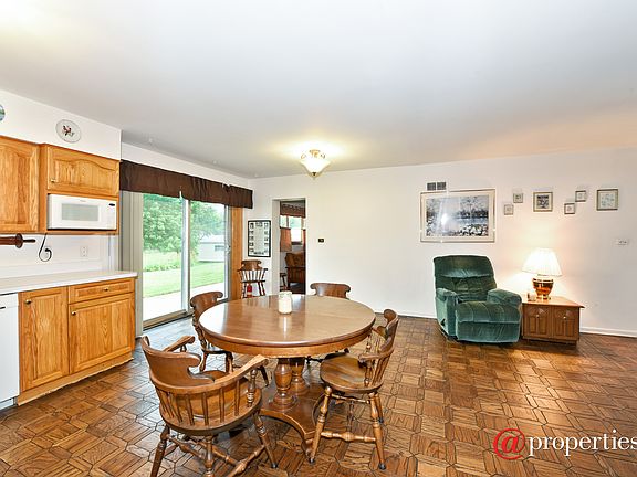 Kitchen / Breakfast Room