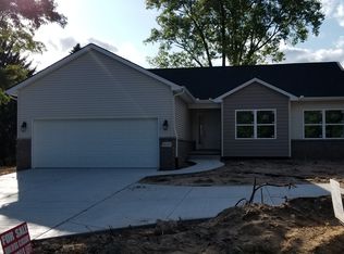 4143 Clintonville Rd, Waterford, MI 48329