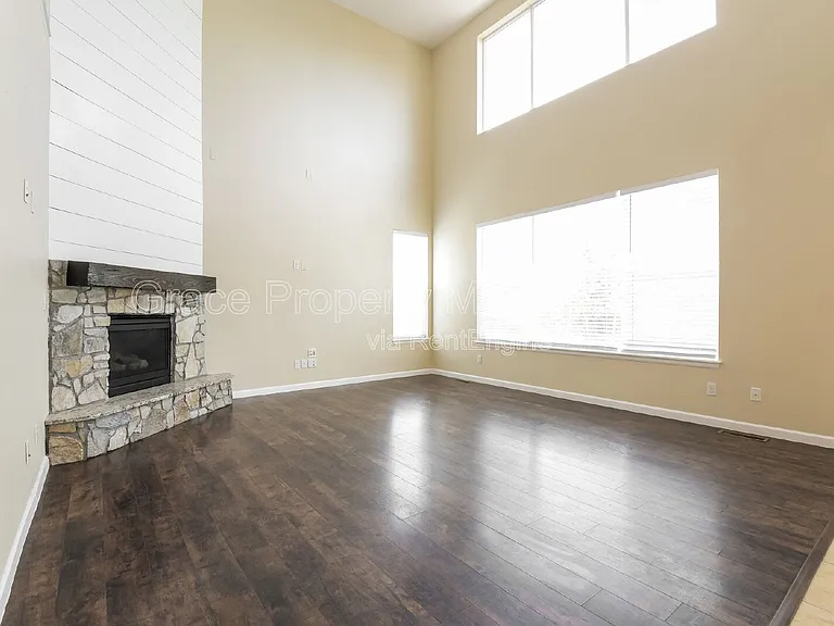 1964 E 167th Ln — Photo 3
