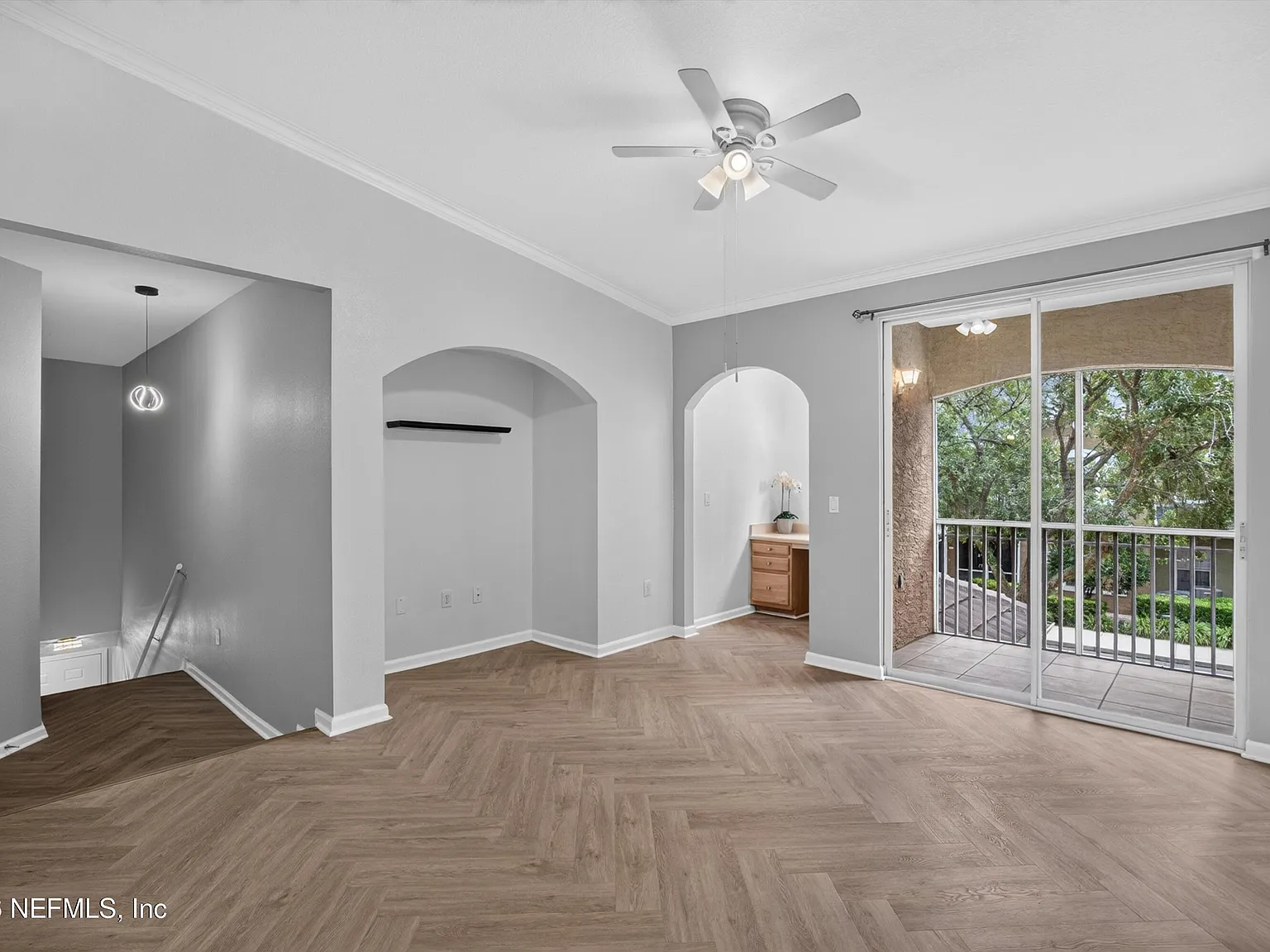 2 bed, 2.0 bath, 1159 sqft, $1,900 — Photo 3