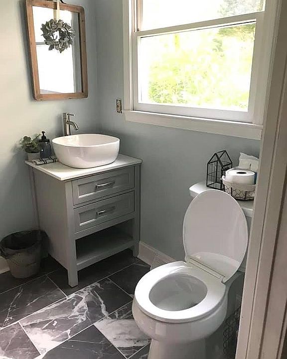 Half bathroom/laundry room 