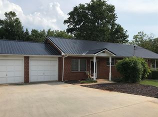 211 Lucas St, Huntland, TN 37345