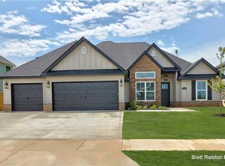 1071 Red Maple St, Centerton, AR 72719