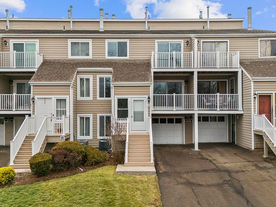 1st image of 133 Peddlars Dr #133