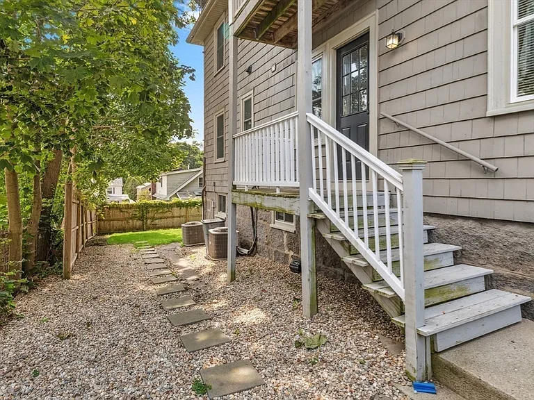183 Whitwell St #1 — Photo 11