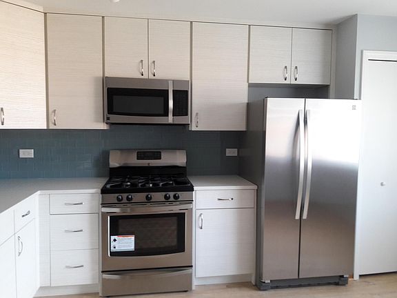 4th image of 6878 W Touhy Ave APT E