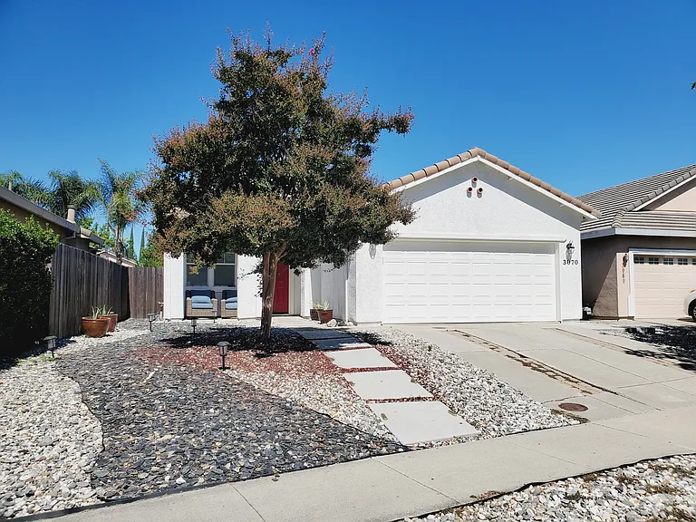 3070 Hawaii Ct — Photo 23