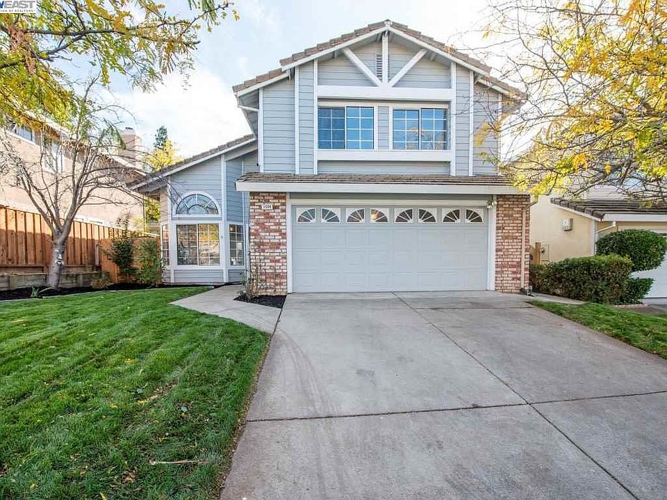 2nd image of 1004 Hidden Oak Ct