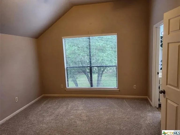 305 Forest Dr — Photo 5