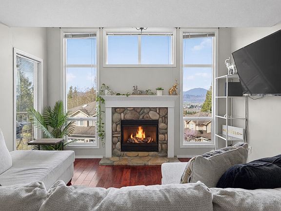 2nd image of 46906 Russell Rd #10