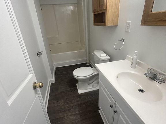 5th image of 9 Hawthorne St #2
