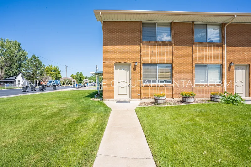 188 W 100th St N #188