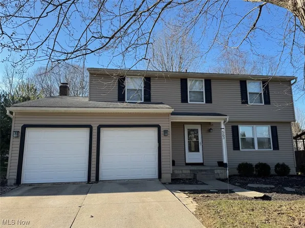 563 Larkspur Ct, Medina, OH 44256