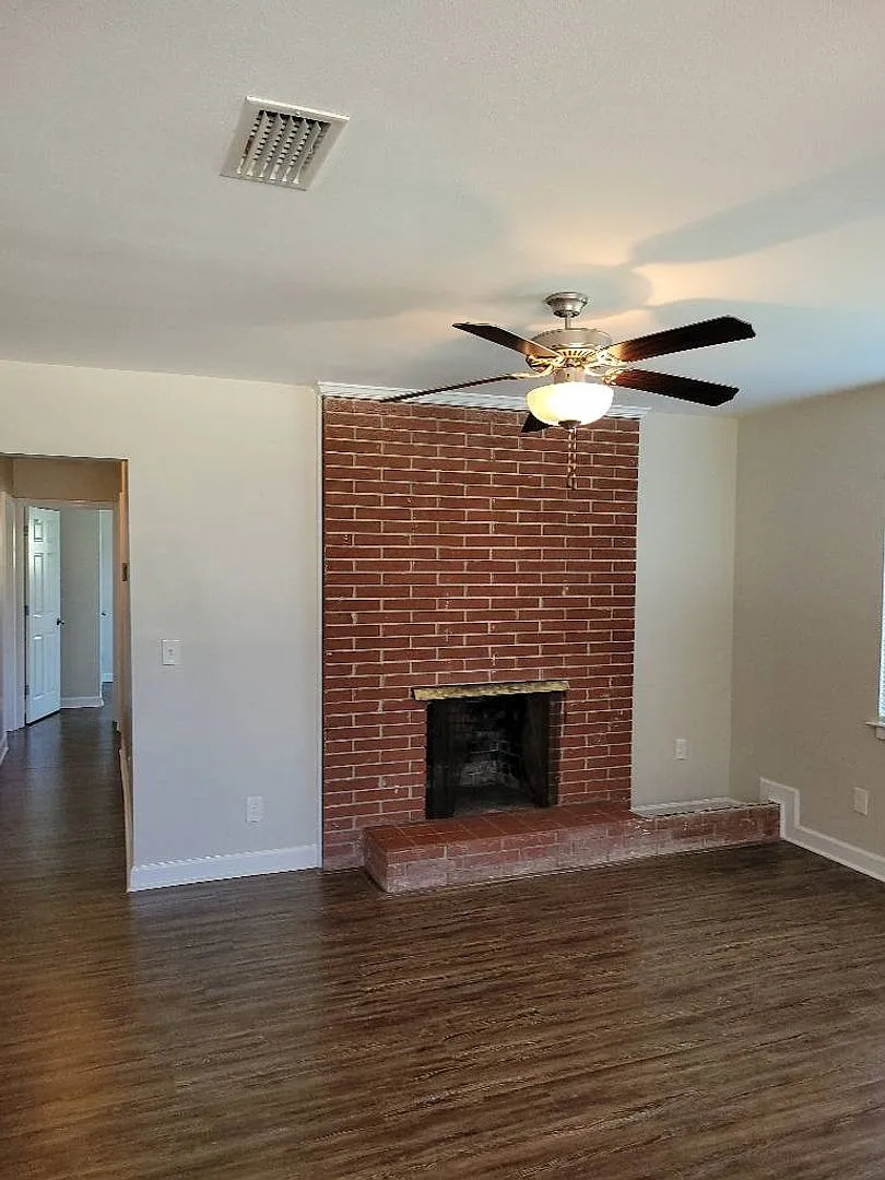 Lynn Haven — Photo 2