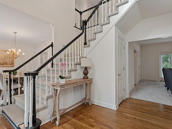 3rd image of 552 Saint John Pl