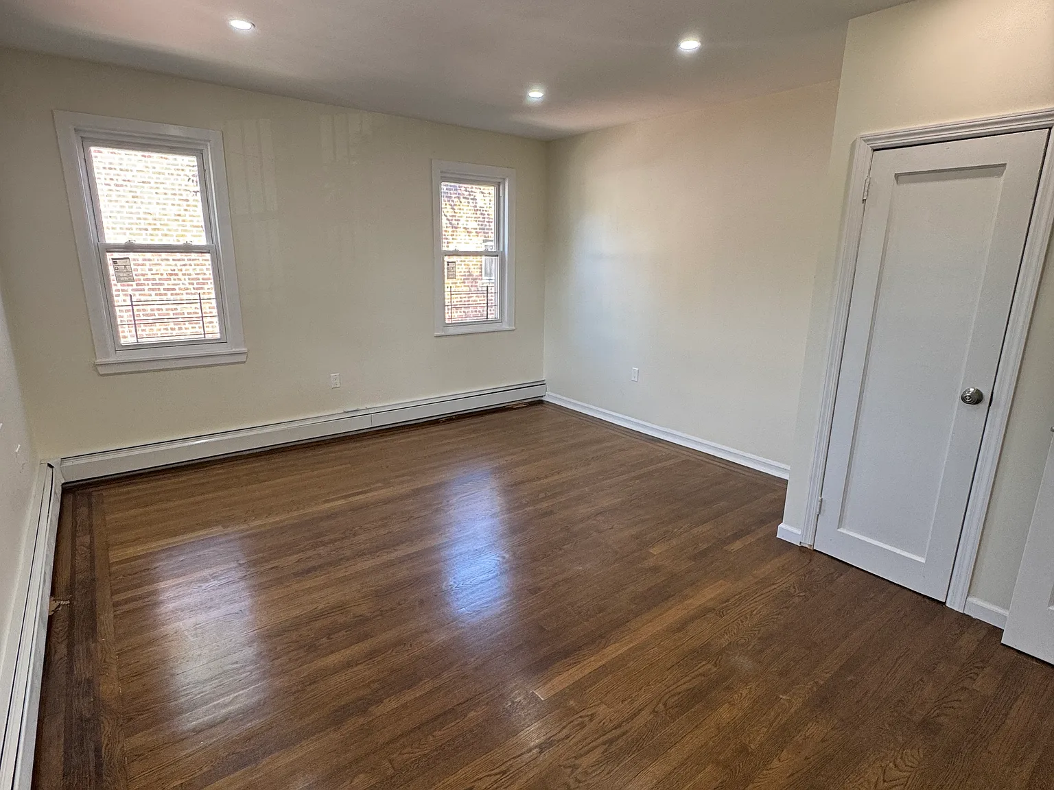 3 bed, 1200 sqft, $3,600 — Photo 4