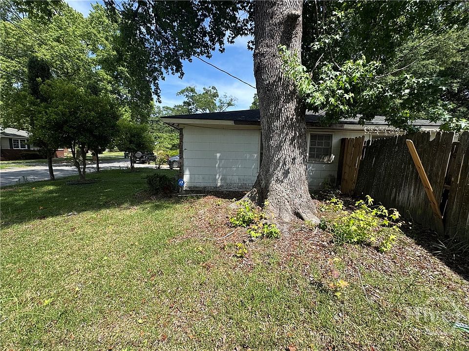 2nd image of 1301 E 70th Street