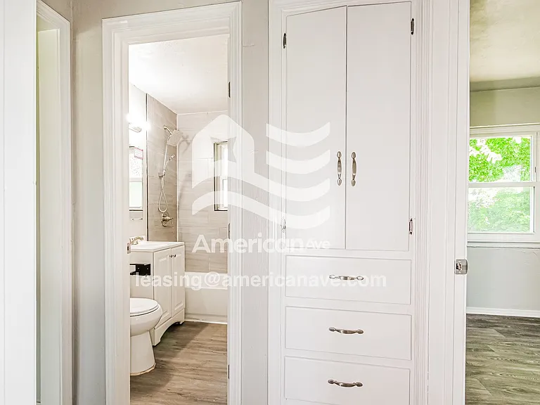 1073016_009_main_bathroom_10.jpg