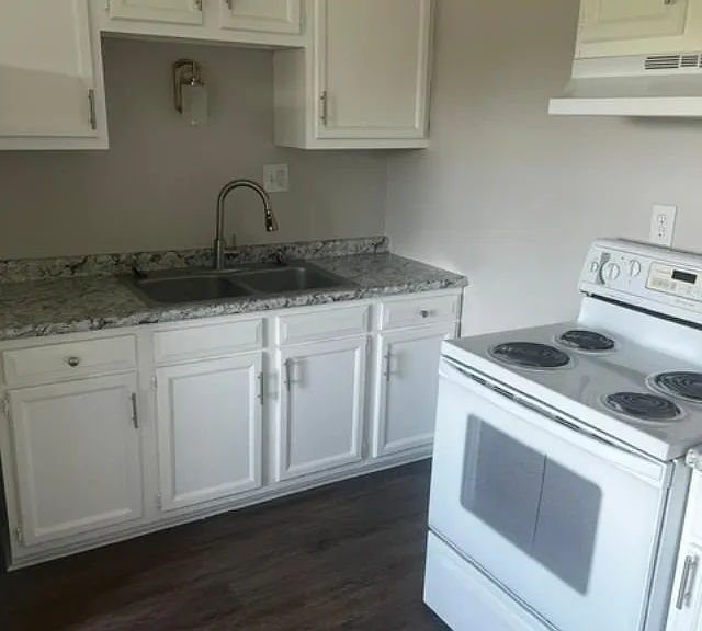 564 Glenwood Ave #33 — Photo 5
