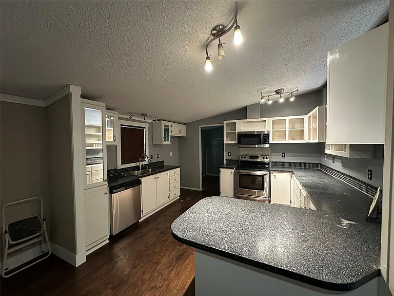 35 Amber Dr — Photo 11