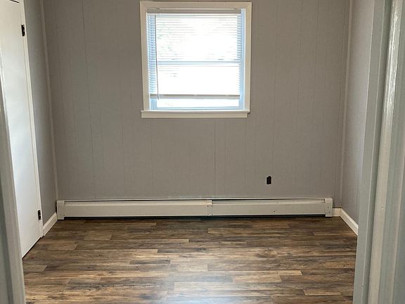 3rd image of 453 Court Ave #2B
