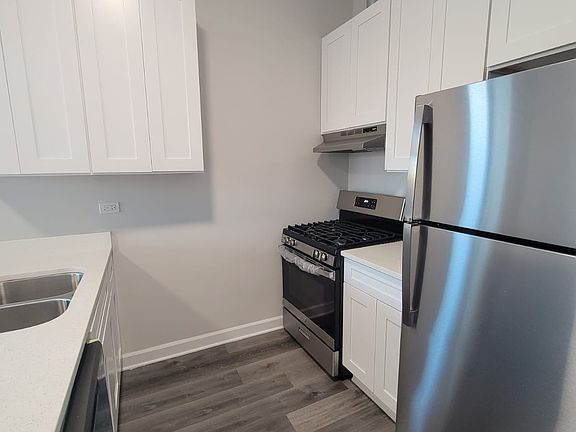 4th image of 2140 S Fairfield Ave #3F