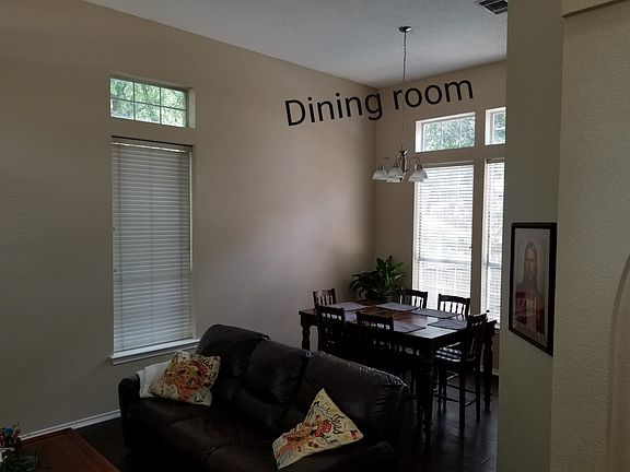 4th image of 1101 Red Bird Dr