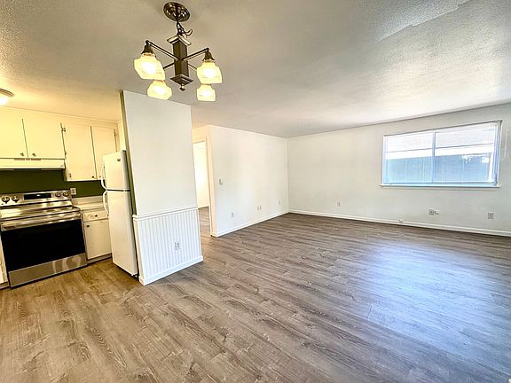 5th image of 3702 N Villard St