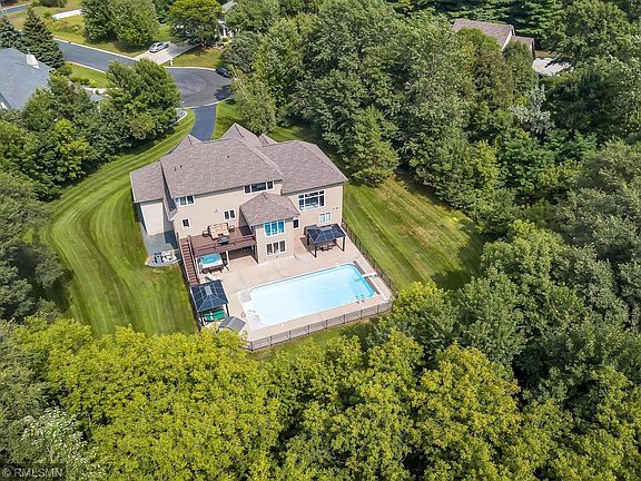 2nd image of 2953 Skyline Dr