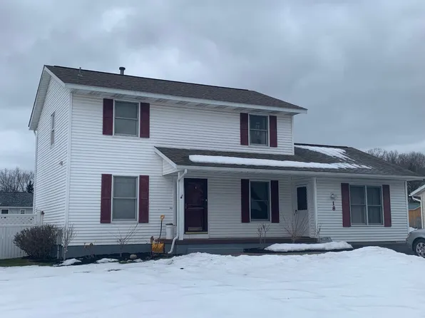 18 Village Ln E, Amsterdam, NY 12010