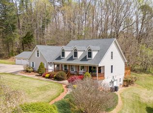 172 Mountain Breeze Rd, Franklin, NC 28734