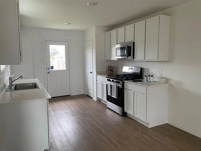 221 Crystal Bay Ln — Photo 7