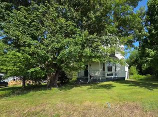 23 Prospect St, Dexter, ME 04930