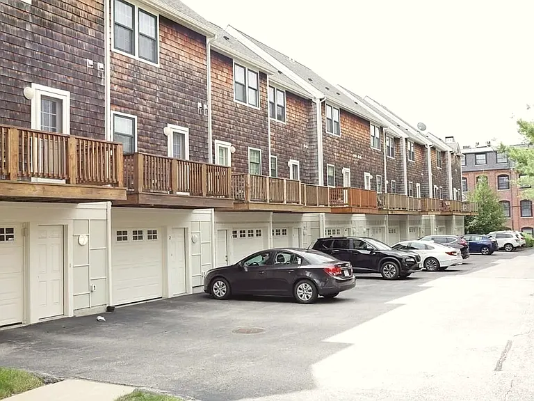 523 Hancock St #5 — Photo 16