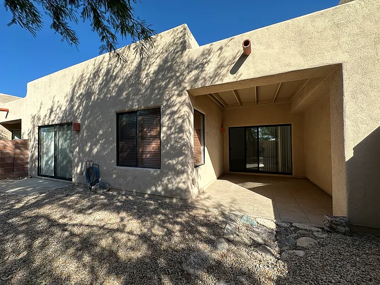 8435 N Hanks Pl — Photo 27
